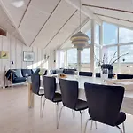 Jonna - 700m From The Sea By Interhome