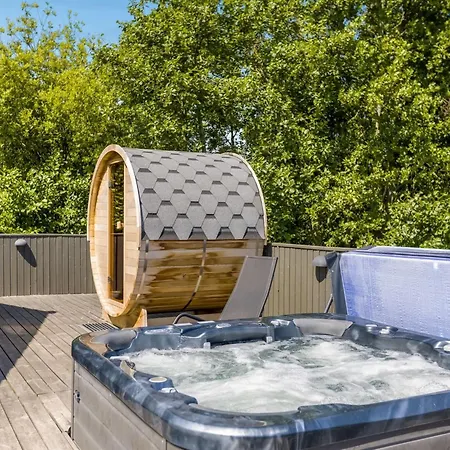 Jonna - 700m From The Sea By Interhome Lakolk